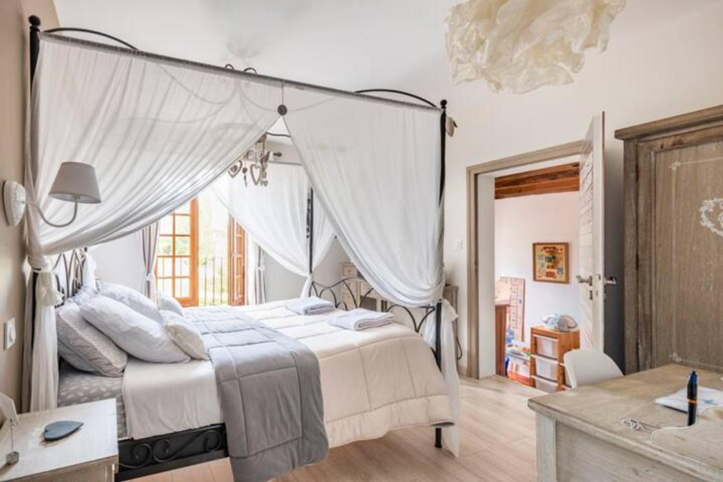B&B Des Histoires D'Anges - Cote Jardin - Accueil Velo Tournus Luaran gambar